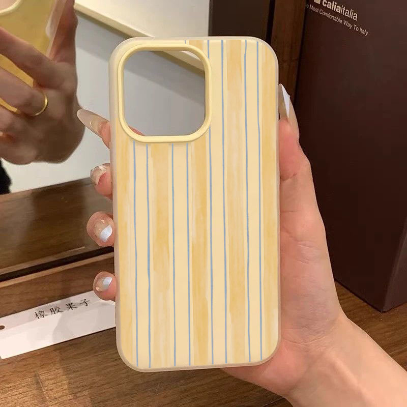 Stylowe żółte etui w paski na  – Samsung Galaxy A55 recenzja i cena