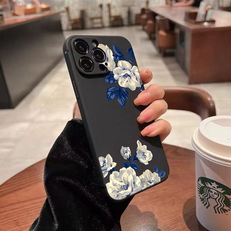 Niebiesko-białe etui na telefo – Samsung Galaxy A55 recenzja i cena
