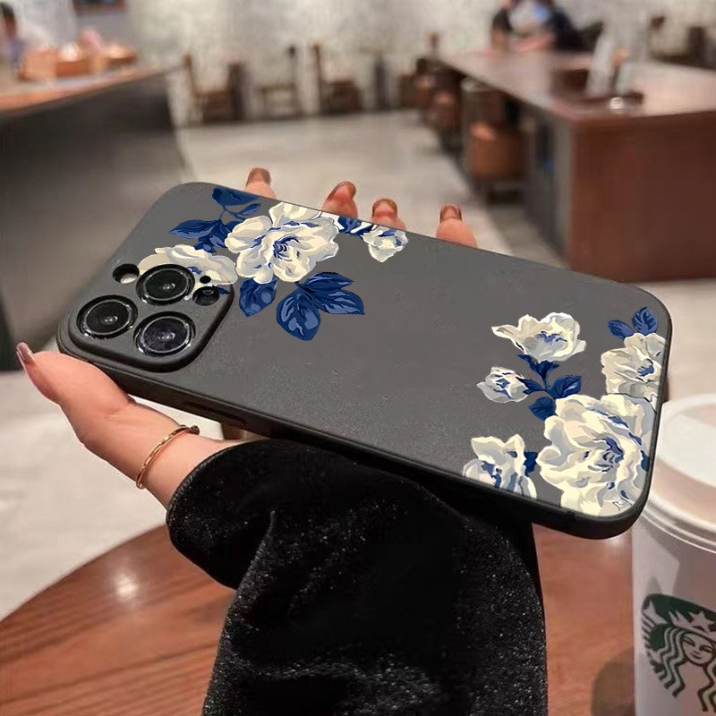 Niebiesko-białe etui na telefo – Samsung Galaxy A55 recenzja i cena